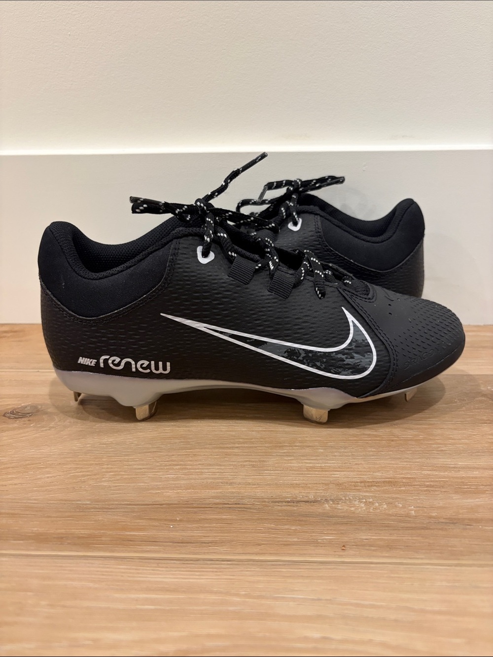 NEW Nike Women’s Renew Softball Cleats